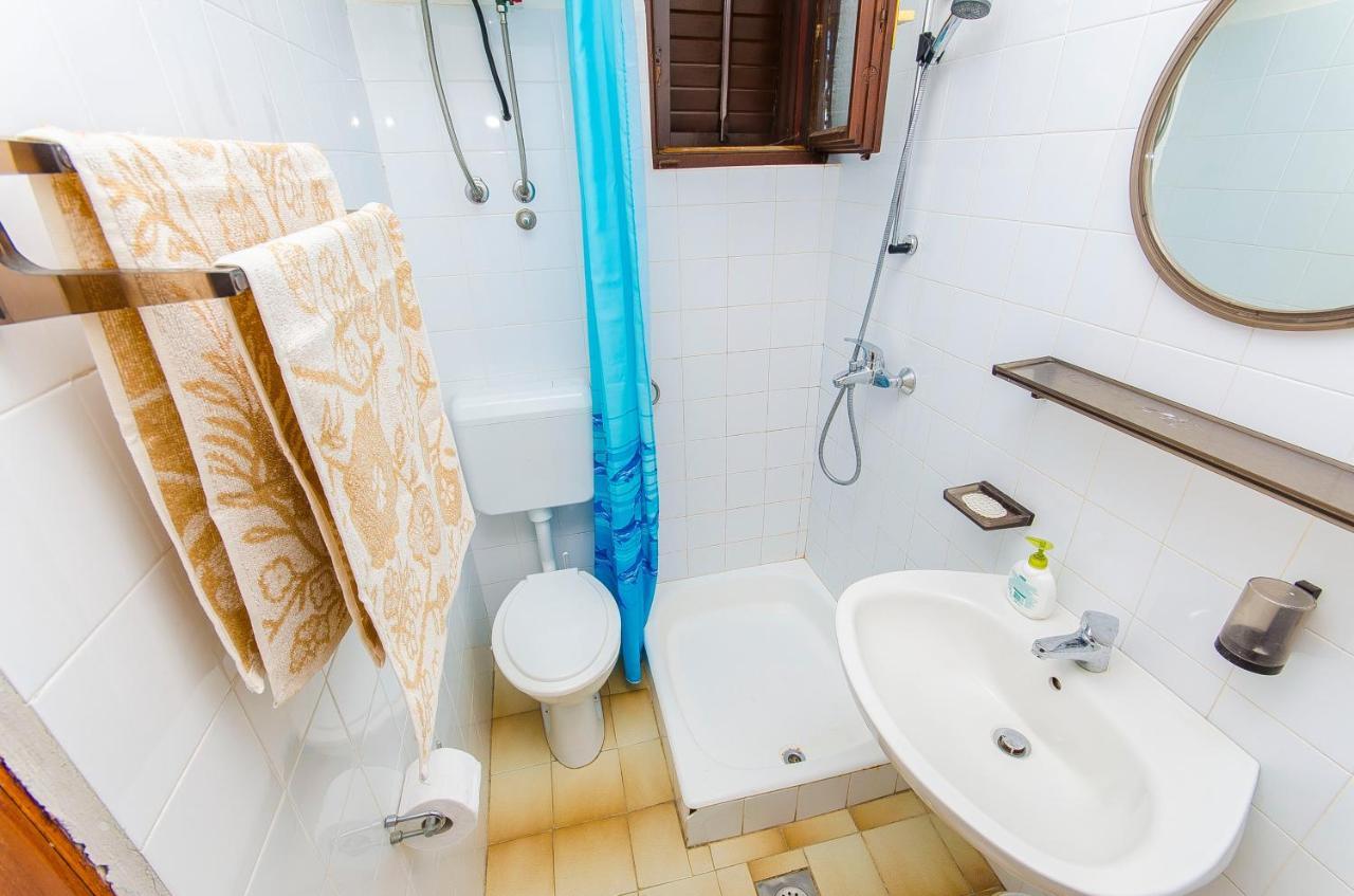 Apartments By The Sea Pisak, Omis - 2802 外观 照片
