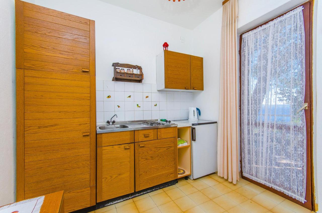 Apartments By The Sea Pisak, Omis - 2802 外观 照片