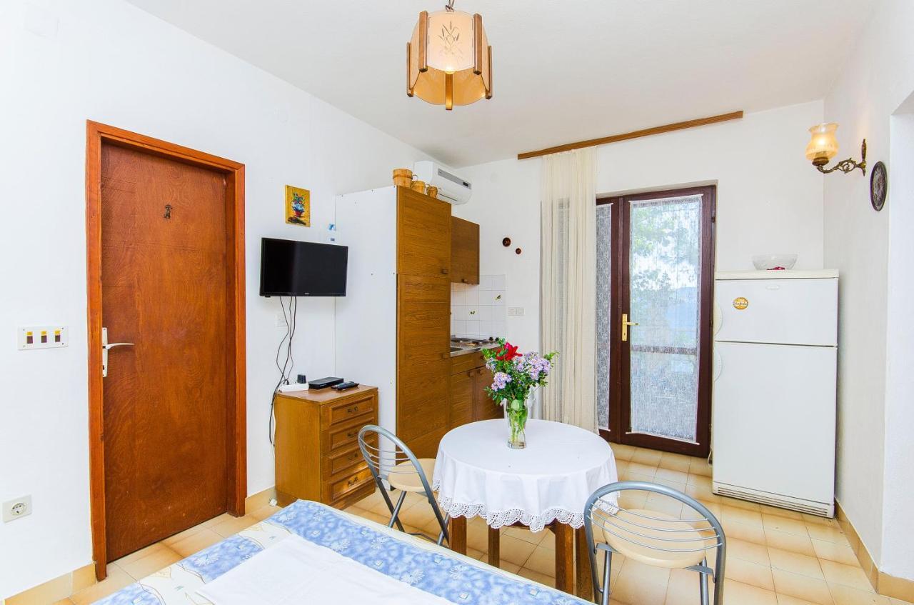 Apartments By The Sea Pisak, Omis - 2802 外观 照片