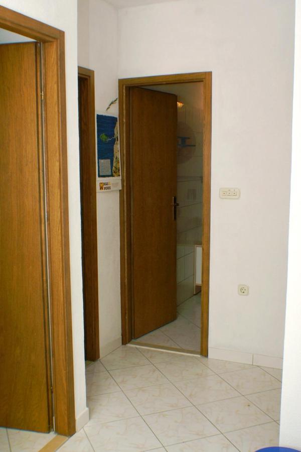 Apartments By The Sea Pisak, Omis - 2802 外观 照片